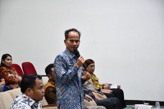 Dukung Keterbukaan Informasi Publik, Bupati Sintang Presentasi Langsung di Hadapan KI Kalbar